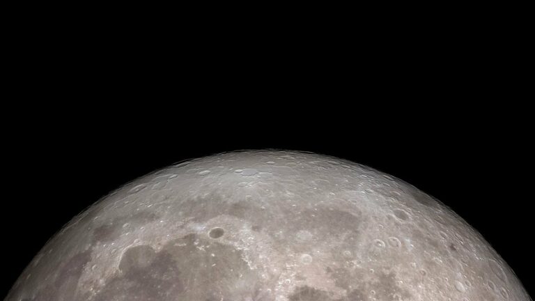 反射カメラで月を撮影する方法